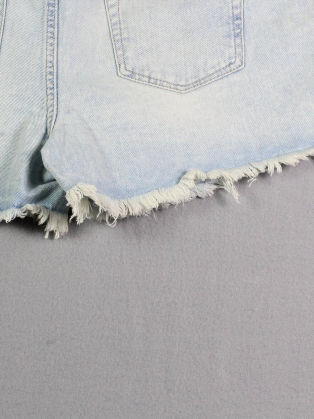 YMI Festival Shorts Women's 7/28 High Rise Light Wash Distressed Cutoff Denim NW - Picture 7 of 7